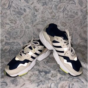 Men’s Adidas Sz 8.5 Sneakers